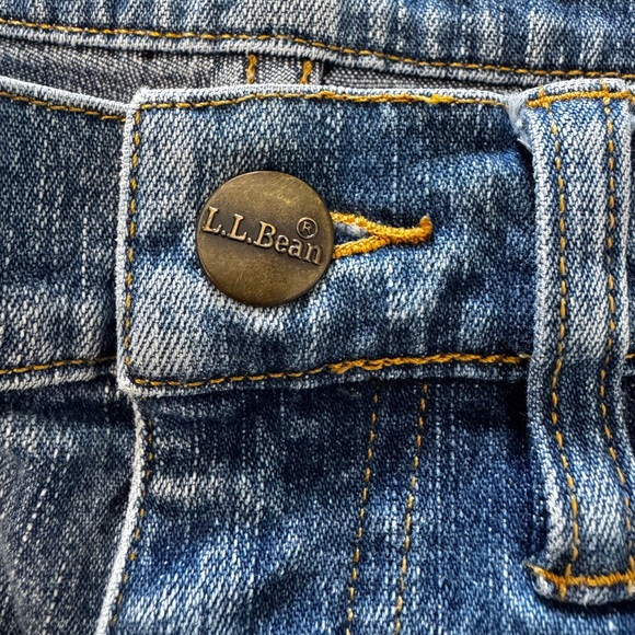 L.L. Bean Medium Wash Cotton Straight Leg Jeans Size 10P - Picture 4 of 9